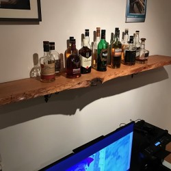 Kundenprojekt: Whisky-Regal aus Eichenbohle!